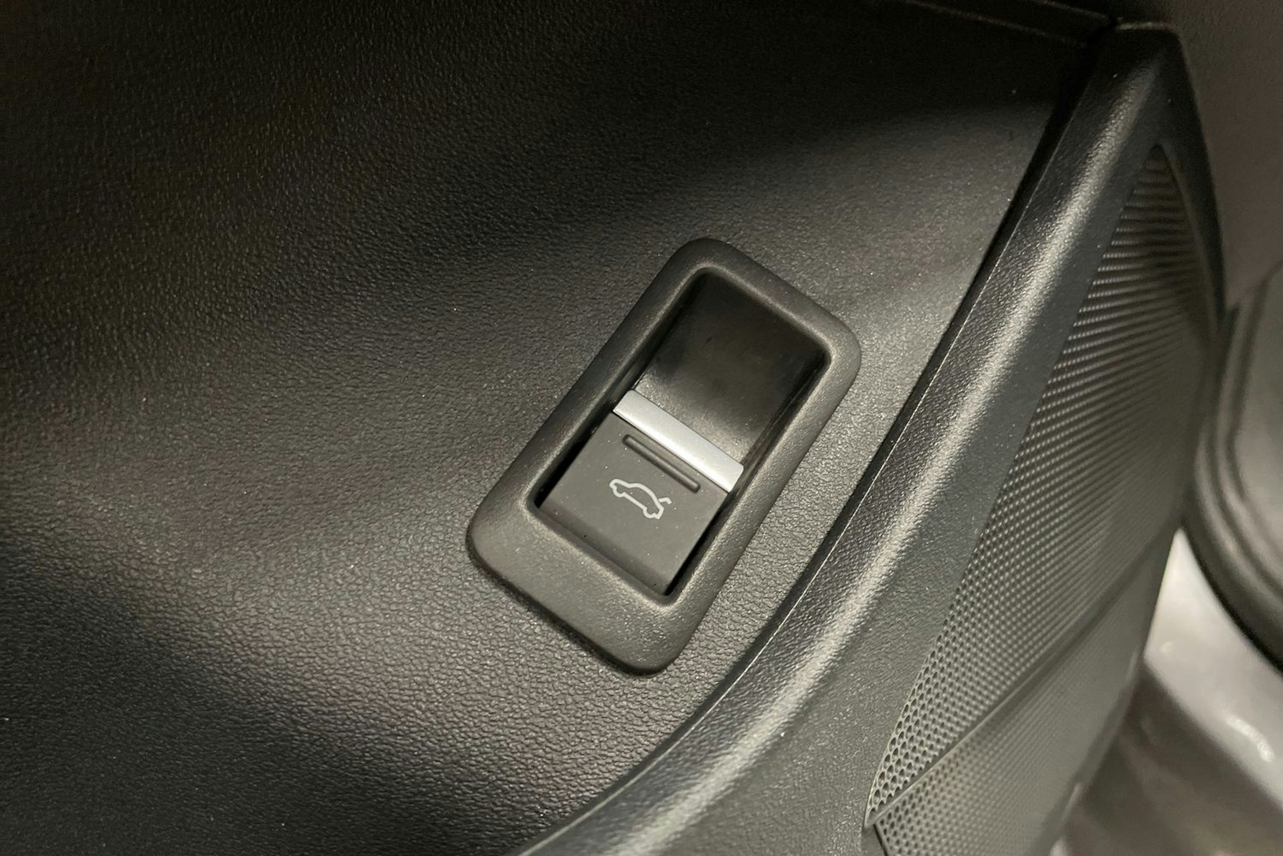 Harmaa Audi Q4 e-tron 2023 kuva 29.