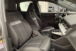 Harmaa Audi Q4 e-tron 2023 kuva 31.