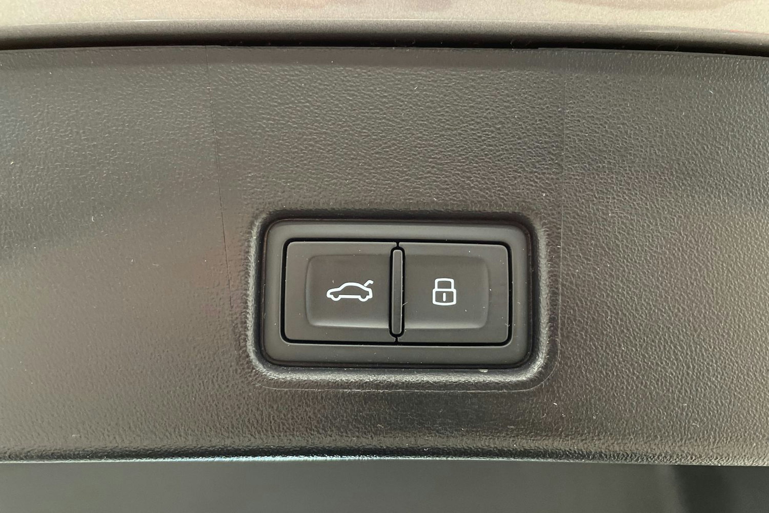 Harmaa Audi Q4 e-tron 2023 kuva 33.