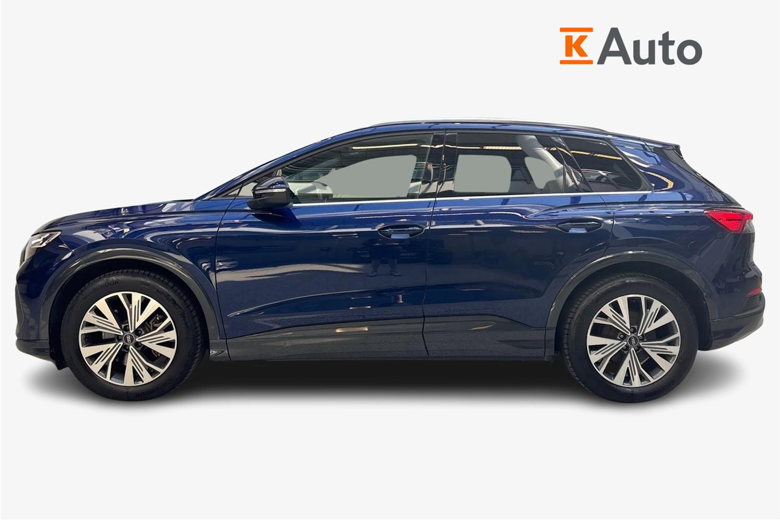 sininen Audi Q4 e-tron 2023 kuva 5.
