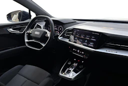 sininen Audi Q4 e-tron 2023 kuva 7.