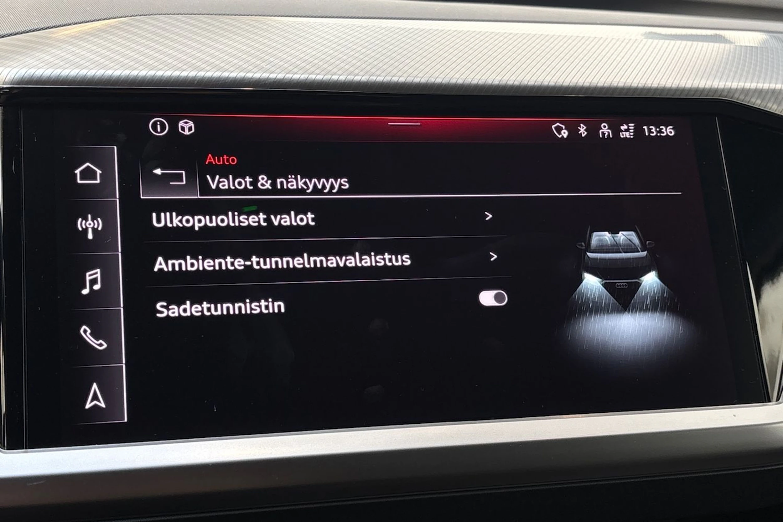 sininen Audi Q4 e-tron 2023 kuva 20.