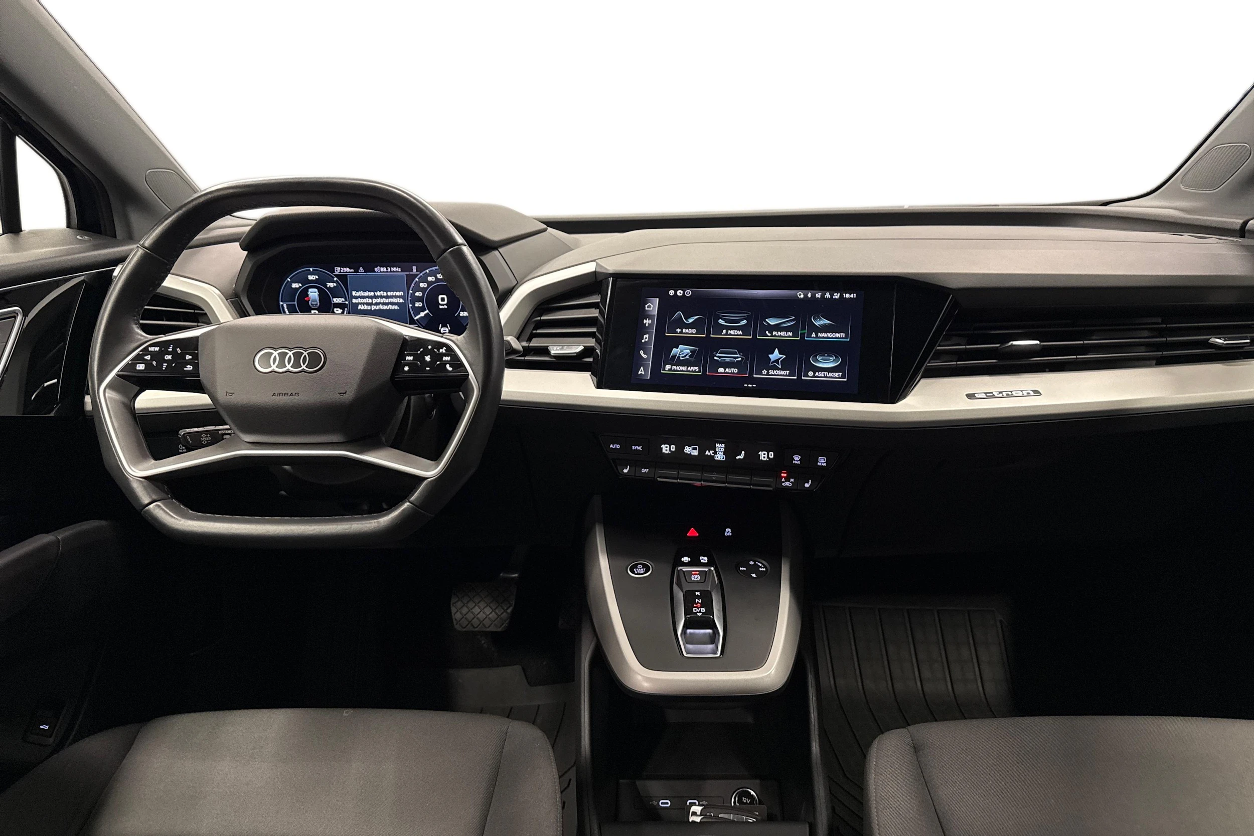 sininen Audi Q4 e-tron 2023 kuva 9.
