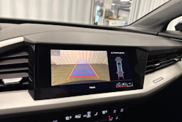 sininen Audi Q4 e-tron 2023 kuva 20.