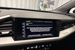 sininen Audi Q4 e-tron 2023 kuva 21.