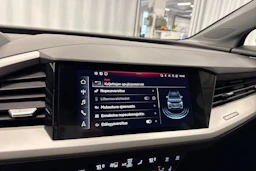 sininen Audi Q4 e-tron 2023 kuva 23.