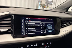 sininen Audi Q4 e-tron 2023 kuva 24.