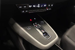 sininen Audi Q4 e-tron 2023 kuva 25.