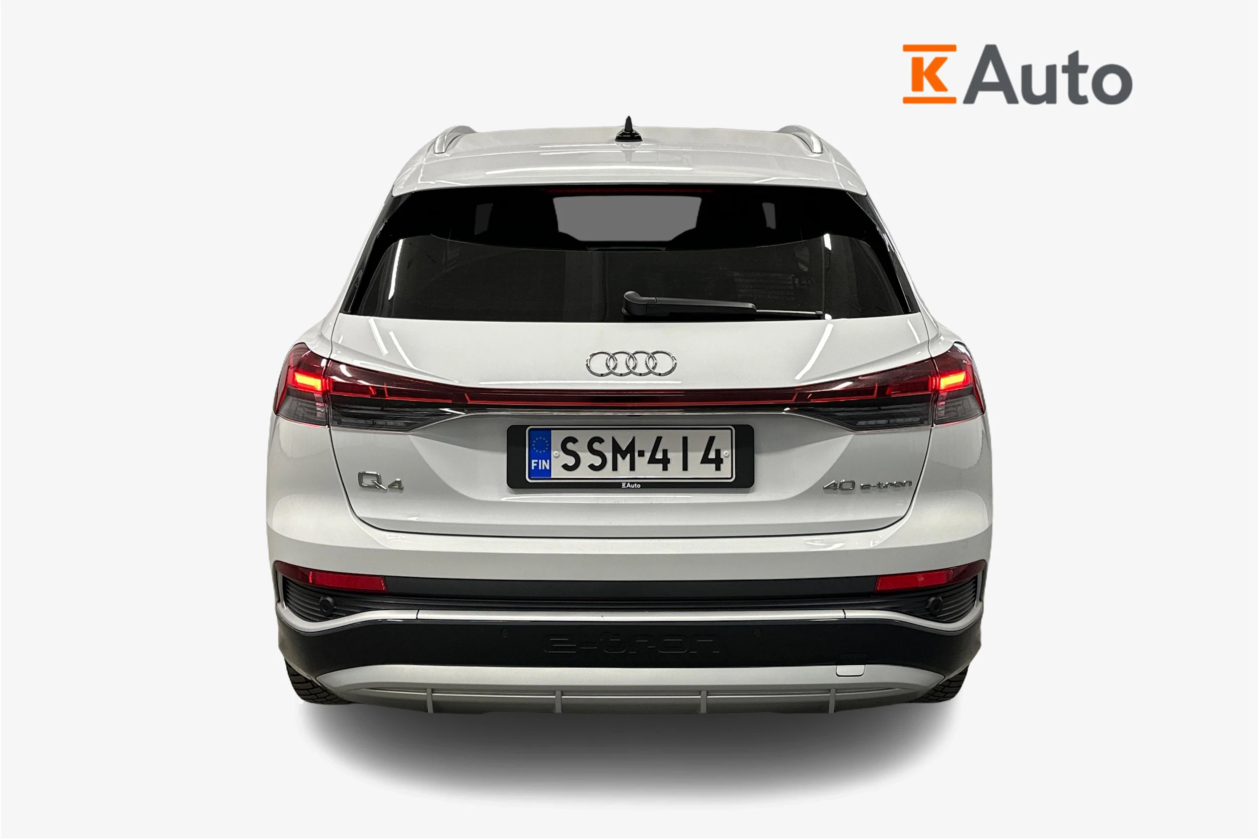 valkoinen Audi Q4 e-tron 2023 kuva 3.