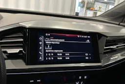 valkoinen Audi Q4 e-tron 2023 kuva 17.