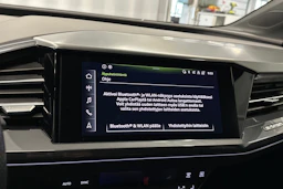 valkoinen Audi Q4 e-tron 2023 kuva 18.