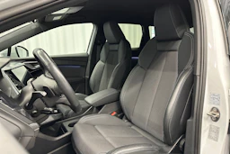 valkoinen Audi Q4 e-tron 2023 kuva 22.