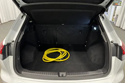 valkoinen Audi Q4 e-tron 2023 kuva 24.