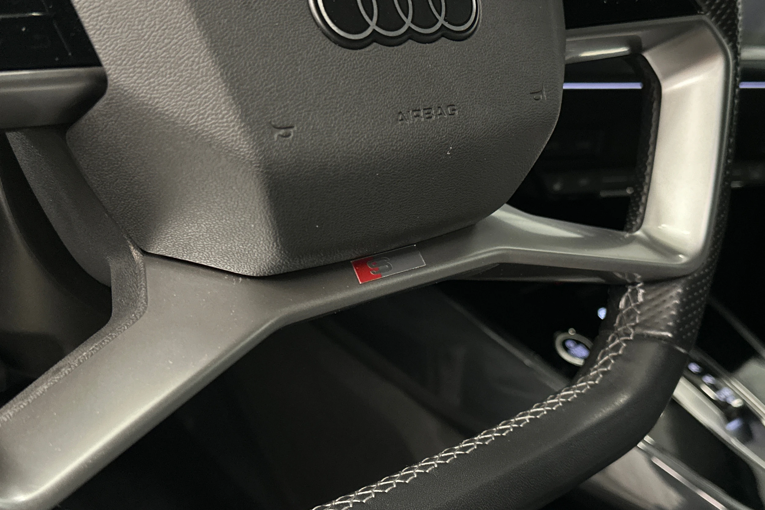 valkoinen Audi Q4 e-tron 2023 kuva 29.