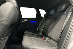harmaa Audi Q4 e-tron 2023 kuva 11.