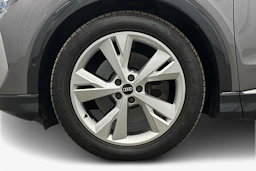 harmaa Audi Q4 e-tron 2023 kuva 12.