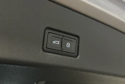 harmaa Audi Q4 e-tron 2023 kuva 16.