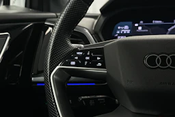 harmaa Audi Q4 e-tron 2023 kuva 20.