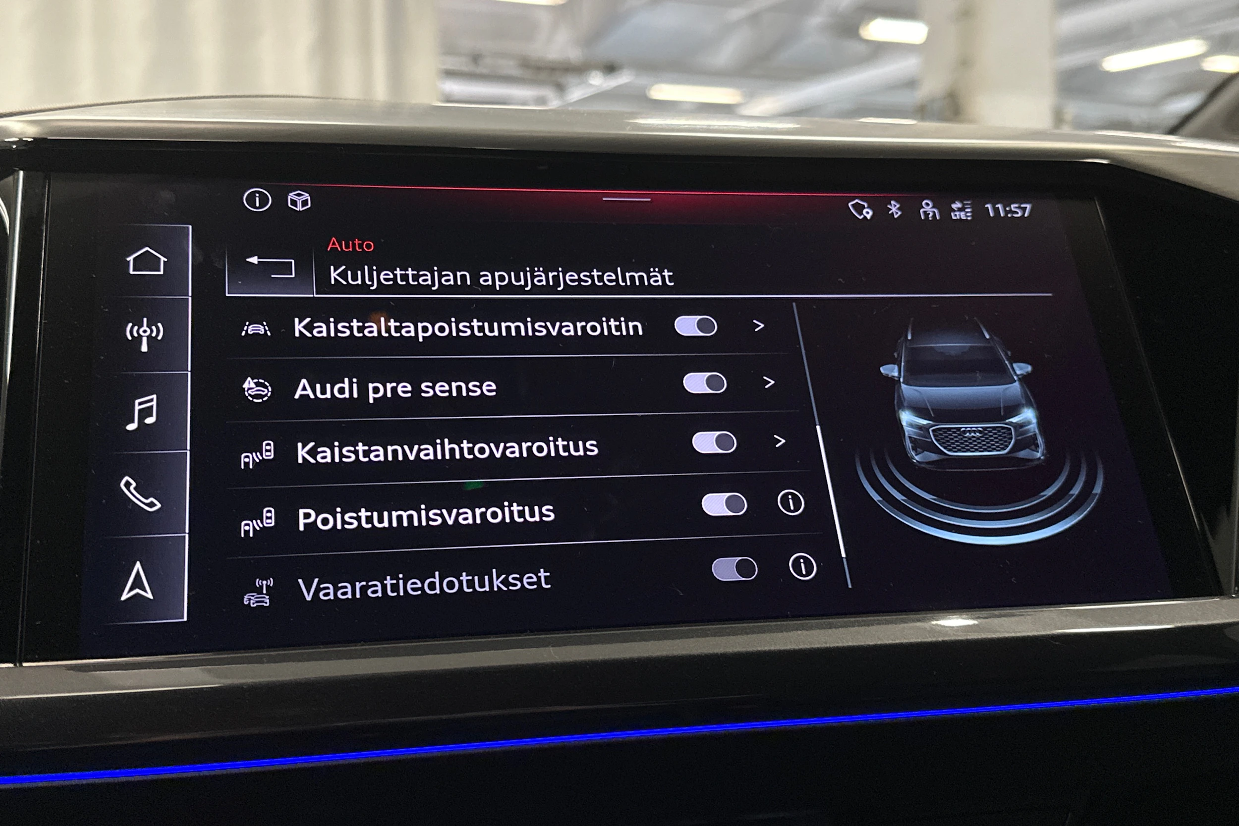 harmaa Audi Q4 e-tron 2023 kuva 30.