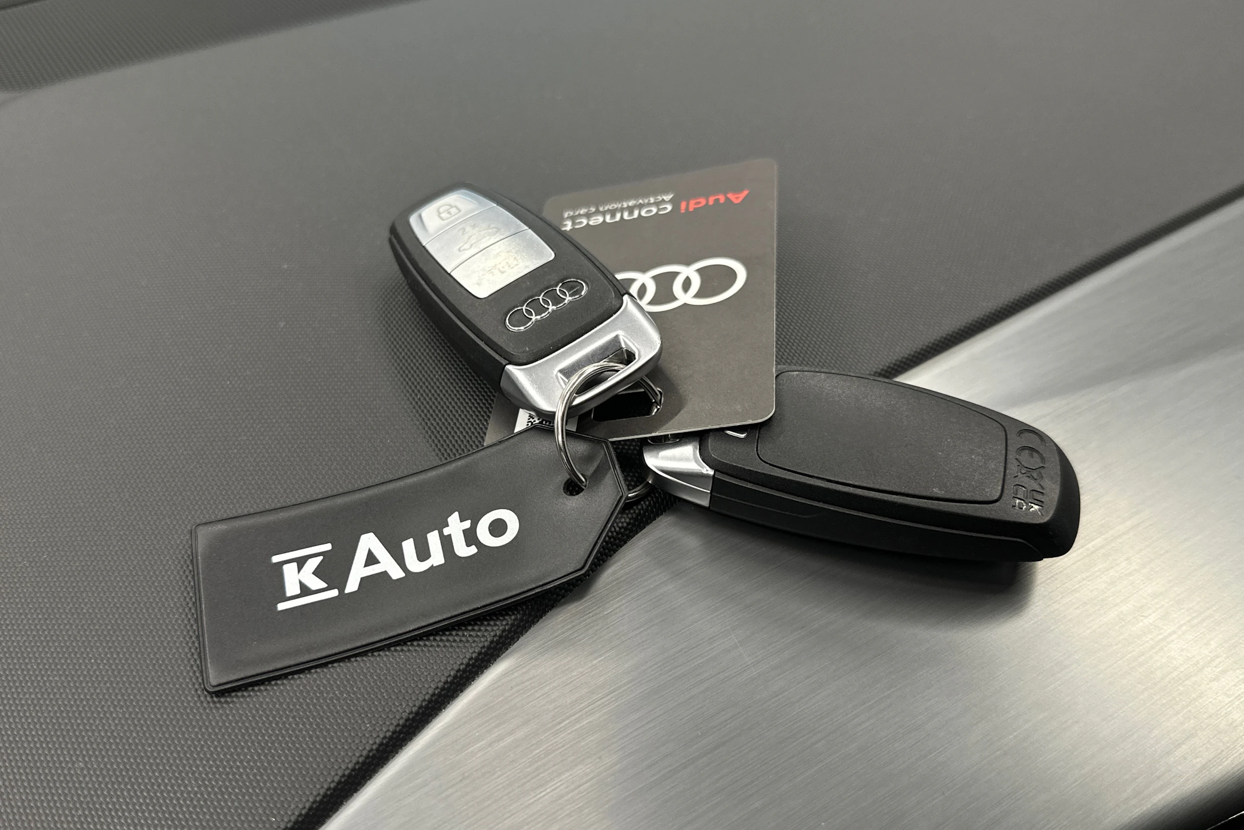 harmaa Audi Q4 e-tron 2023 kuva 35.