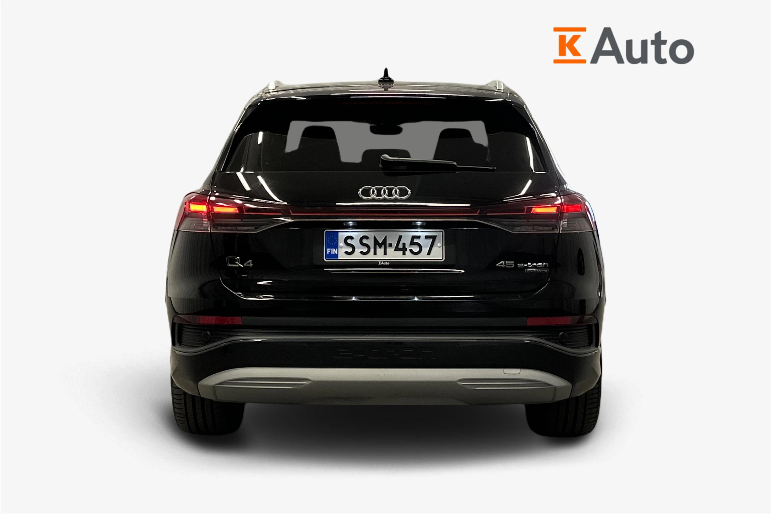 musta Audi Q4 e-tron 2023 kuva 4.