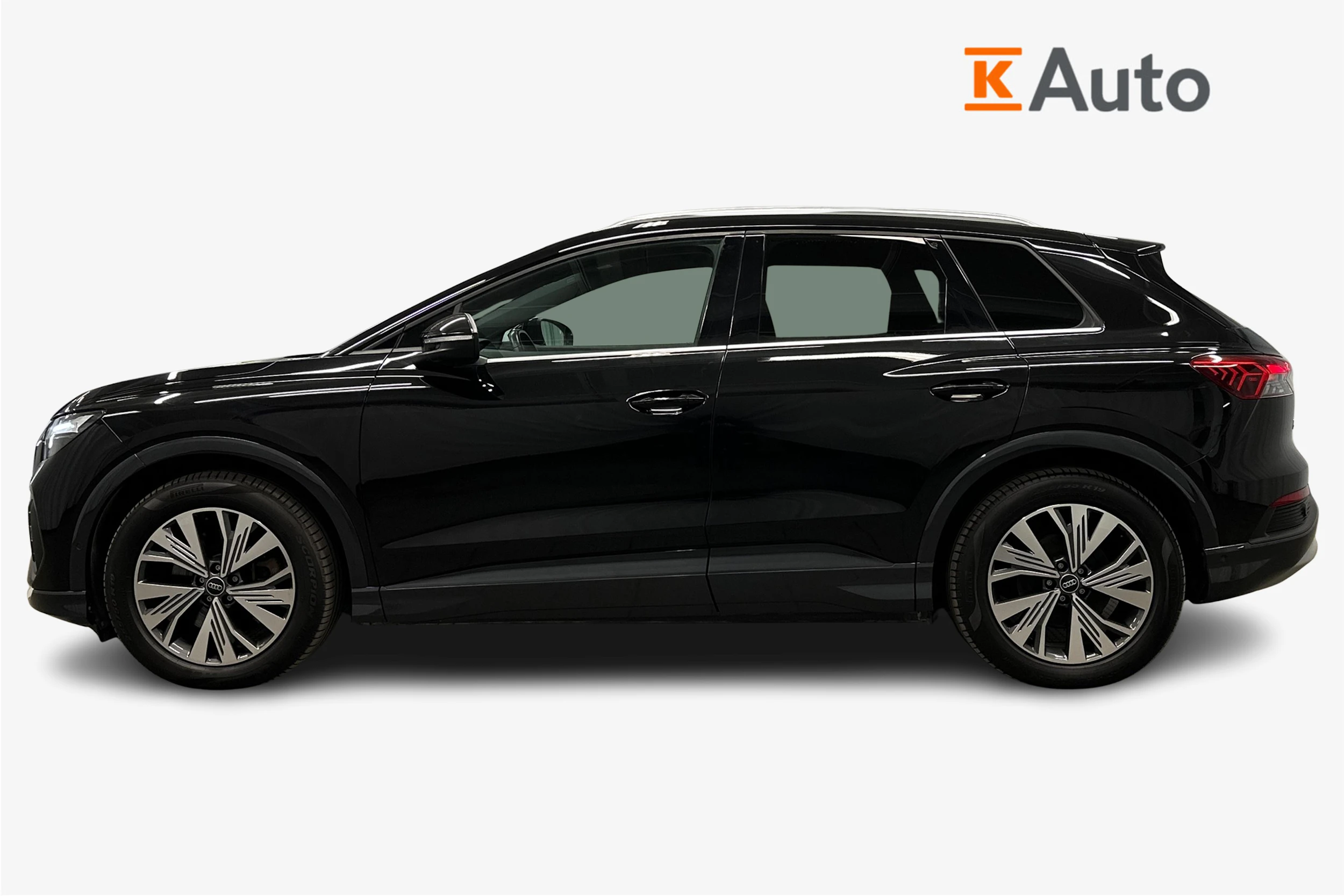 musta Audi Q4 e-tron 2023 kuva 7.