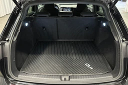 musta Audi Q4 e-tron 2023 kuva 15.