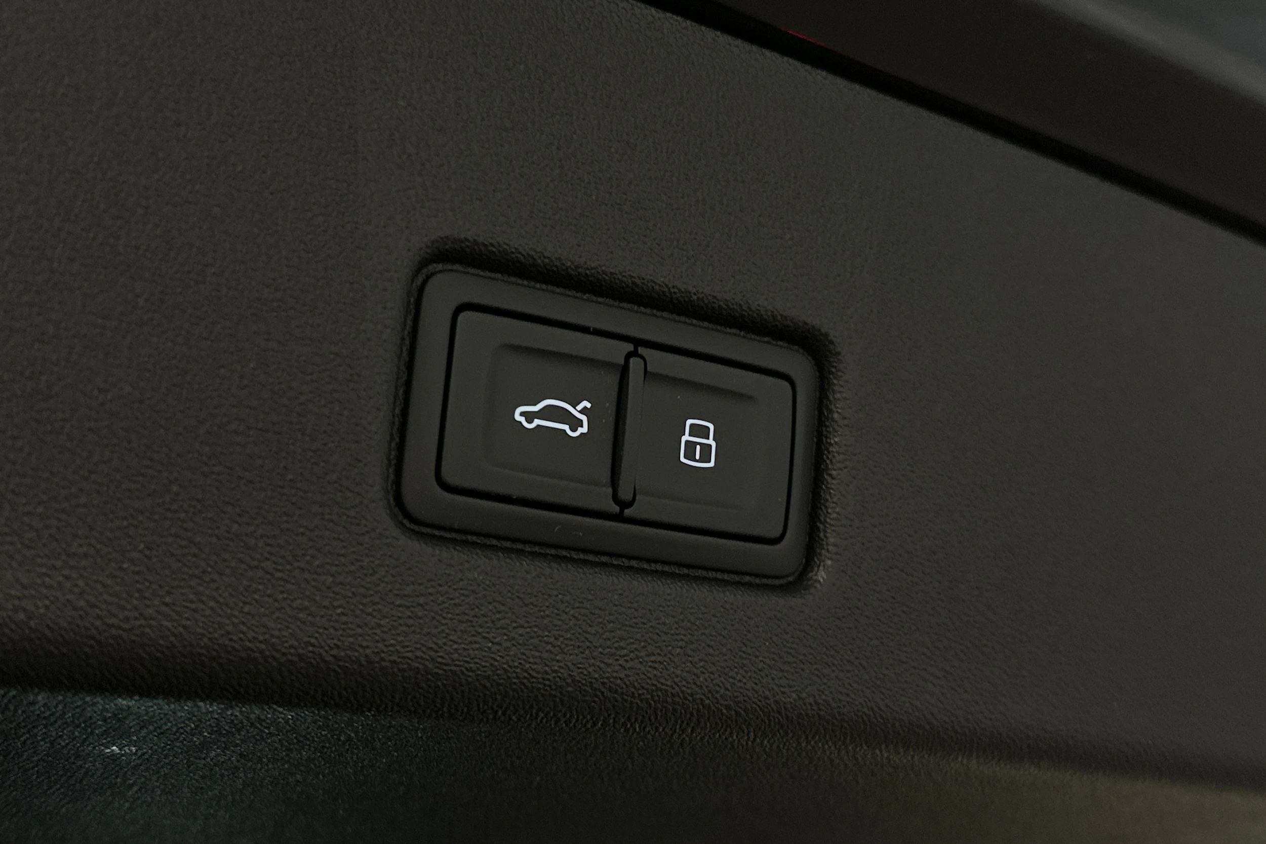 musta Audi Q4 e-tron 2023 kuva 16.