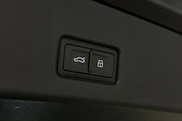 musta Audi Q4 e-tron 2023 kuva 16.