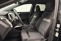 musta Audi Q4 e-tron 2023 kuva 18.