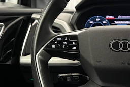 musta Audi Q4 e-tron 2023 kuva 20.