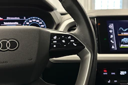 musta Audi Q4 e-tron 2023 kuva 21.