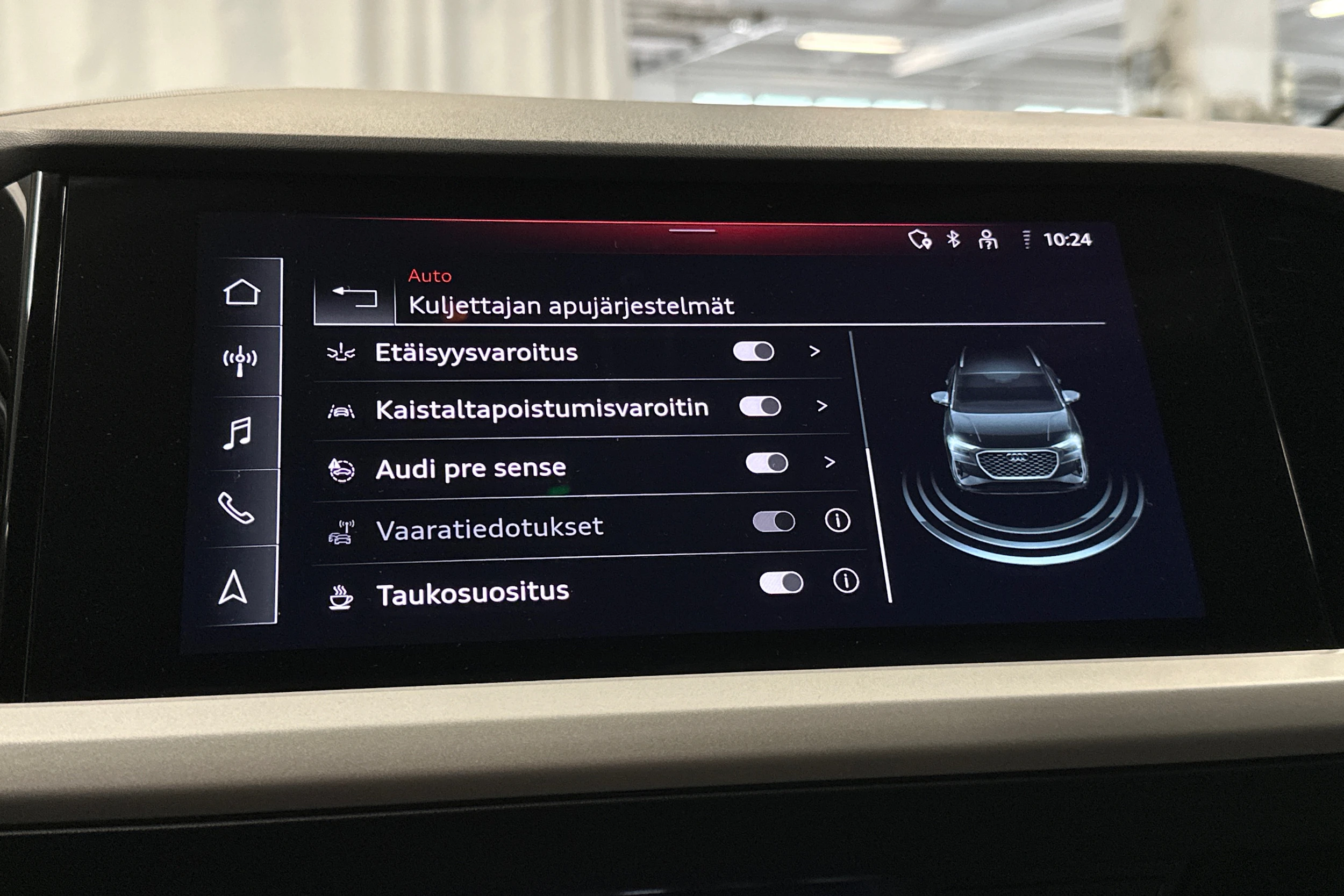 musta Audi Q4 e-tron 2023 kuva 27.
