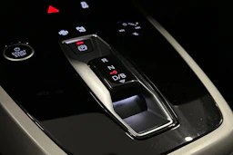 musta Audi Q4 e-tron 2023 kuva 30.