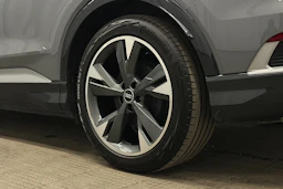 harmaa Audi Q4 e-tron 2023 kuva 10.