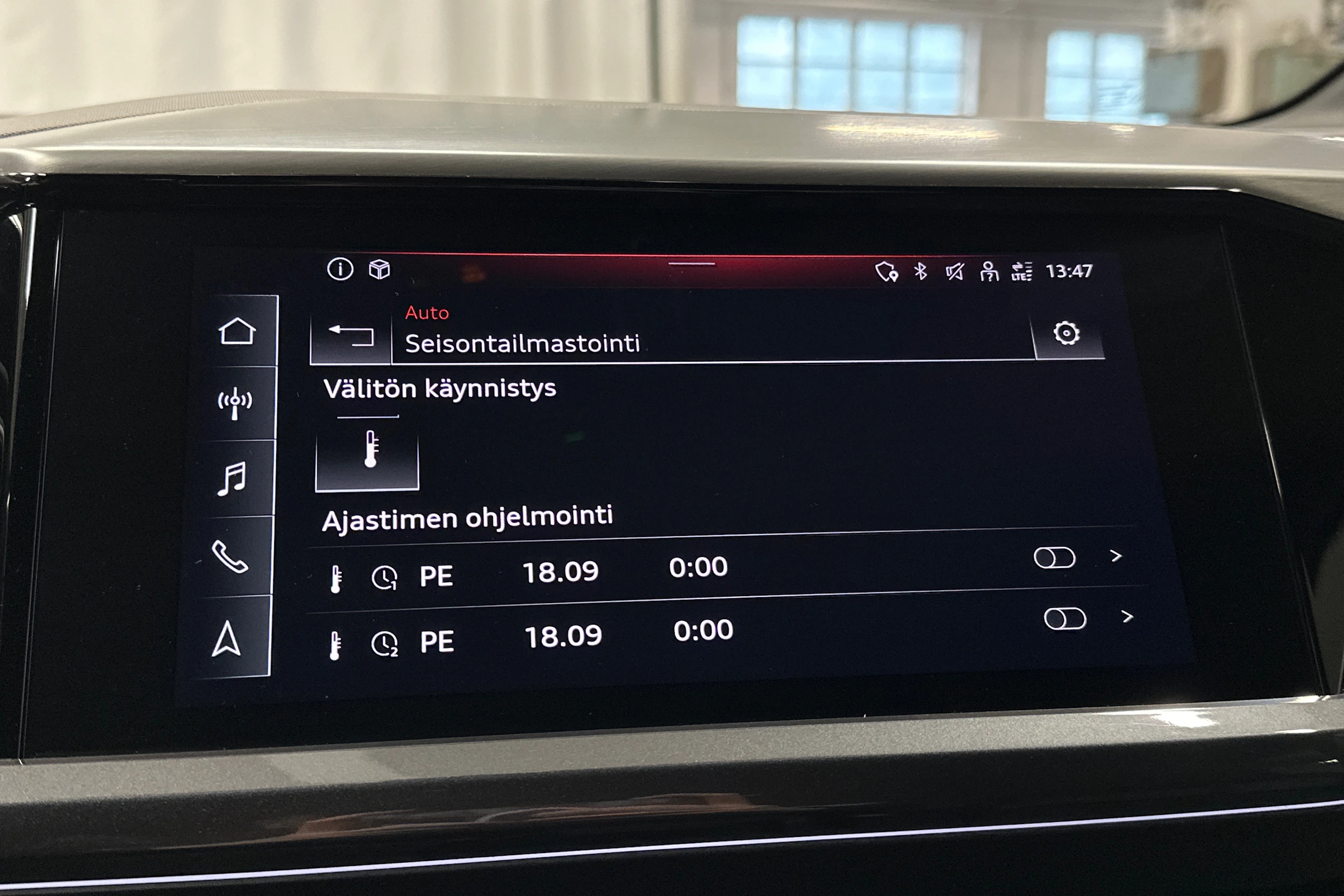 harmaa Audi Q4 e-tron 2023 kuva 22.