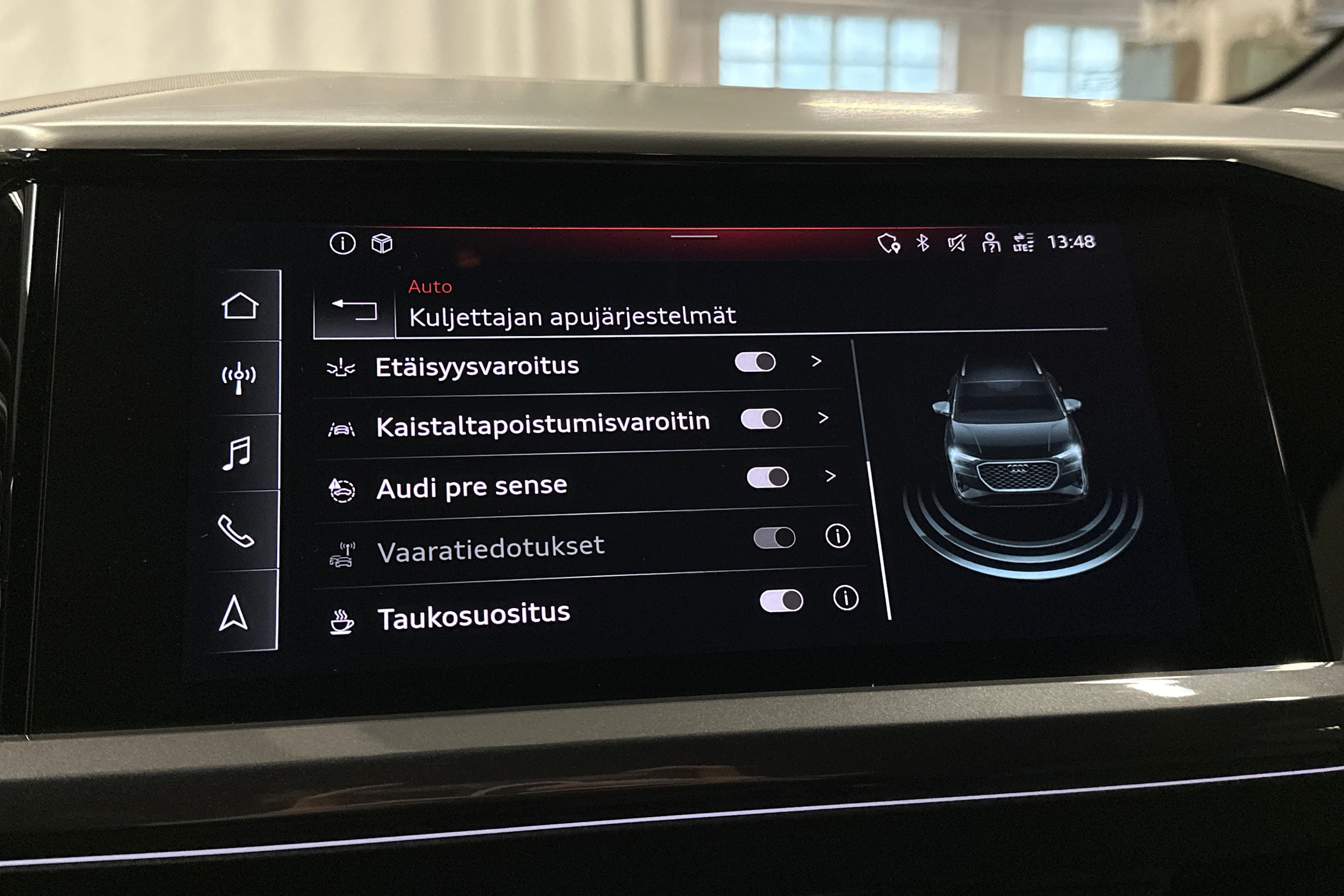 harmaa Audi Q4 e-tron 2023 kuva 24.