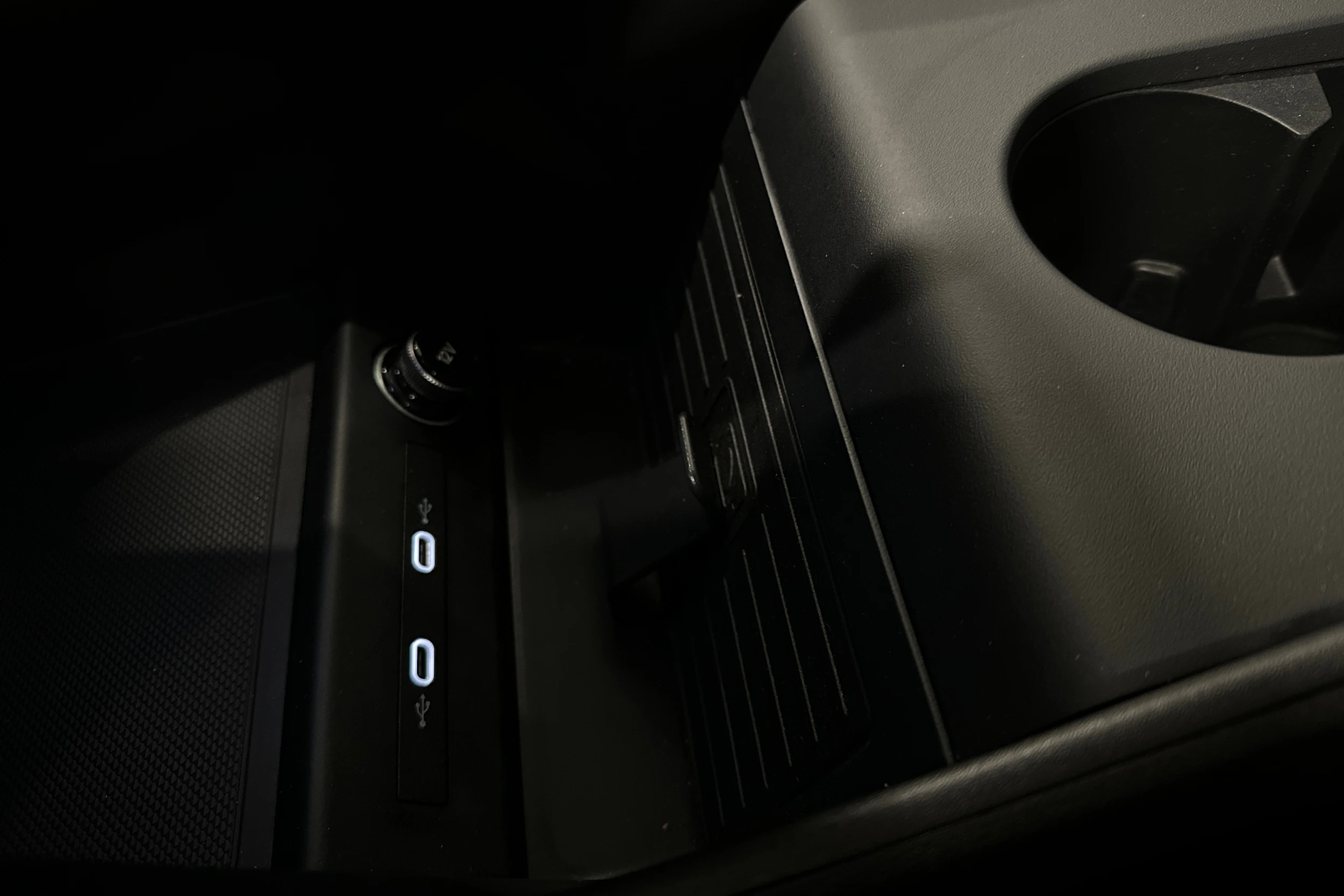harmaa Audi Q4 e-tron 2023 kuva 28.