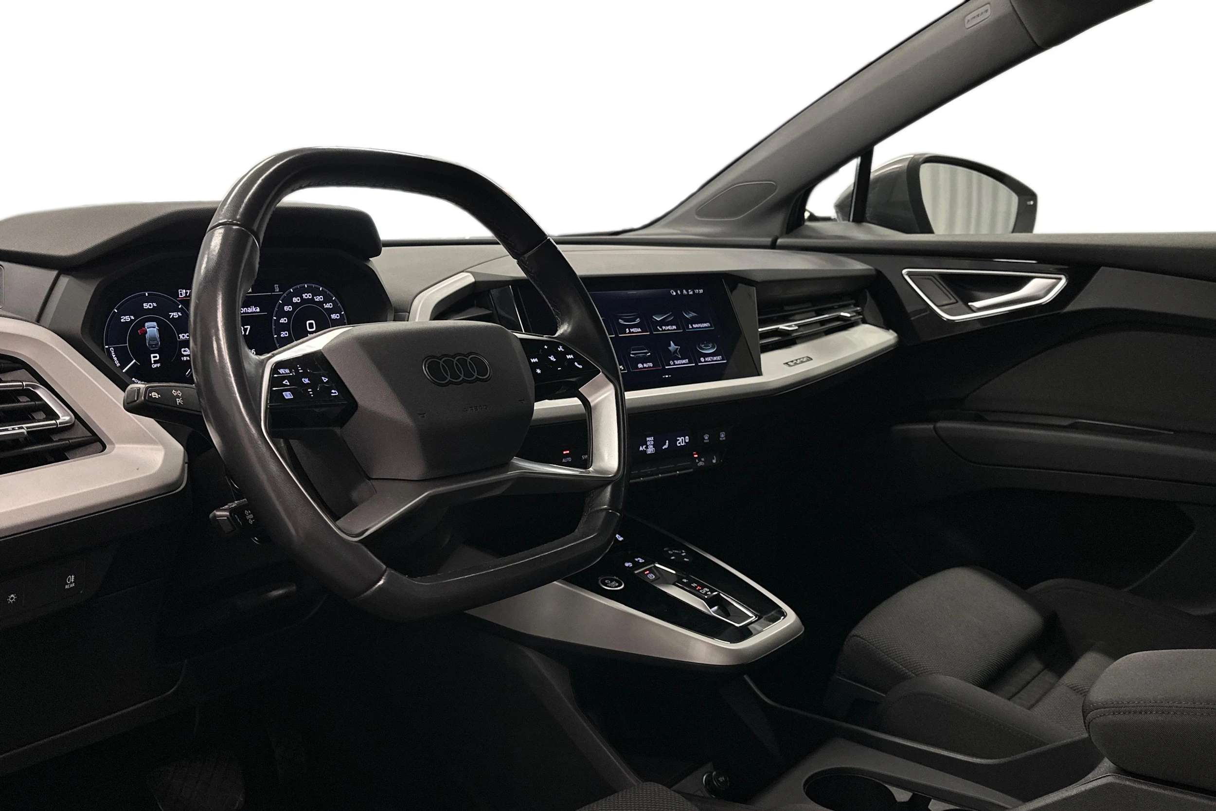 harmaa Audi Q4 e-tron 2023 kuva 6.