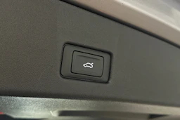 harmaa Audi Q4 e-tron 2023 kuva 12.