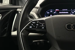 harmaa Audi Q4 e-tron 2023 kuva 17.