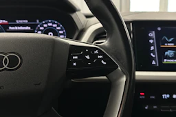 harmaa Audi Q4 e-tron 2023 kuva 18.