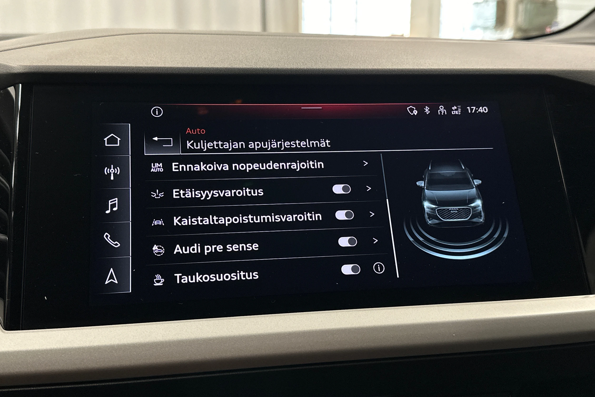 harmaa Audi Q4 e-tron 2023 kuva 24.