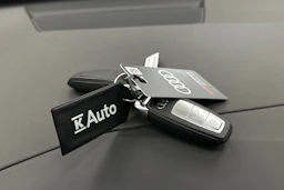 harmaa Audi Q4 e-tron 2023 kuva 28.