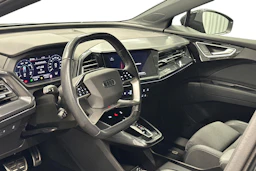 musta Audi Q4 e-tron 2023 kuva 6.