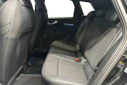musta Audi Q4 e-tron 2023 kuva 8.