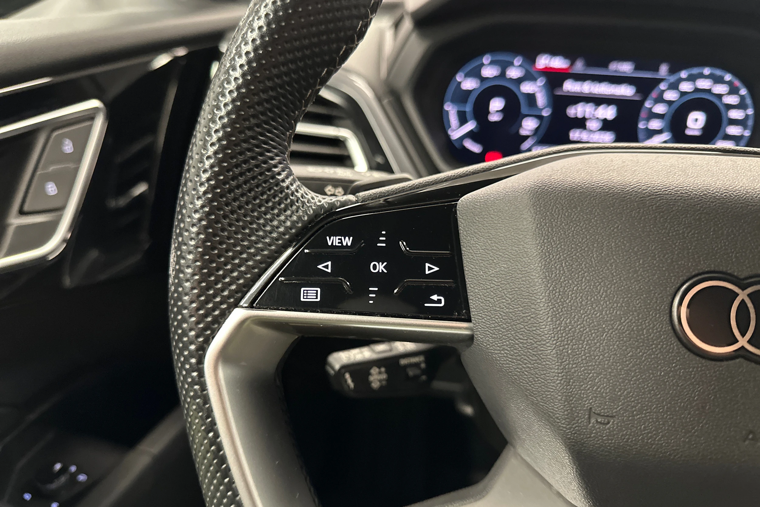 musta Audi Q4 e-tron 2023 kuva 11.