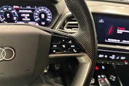musta Audi Q4 e-tron 2023 kuva 12.