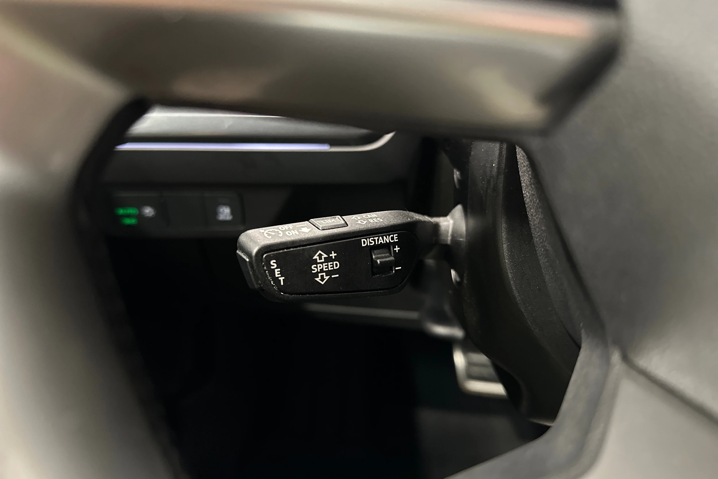 musta Audi Q4 e-tron 2023 kuva 13.