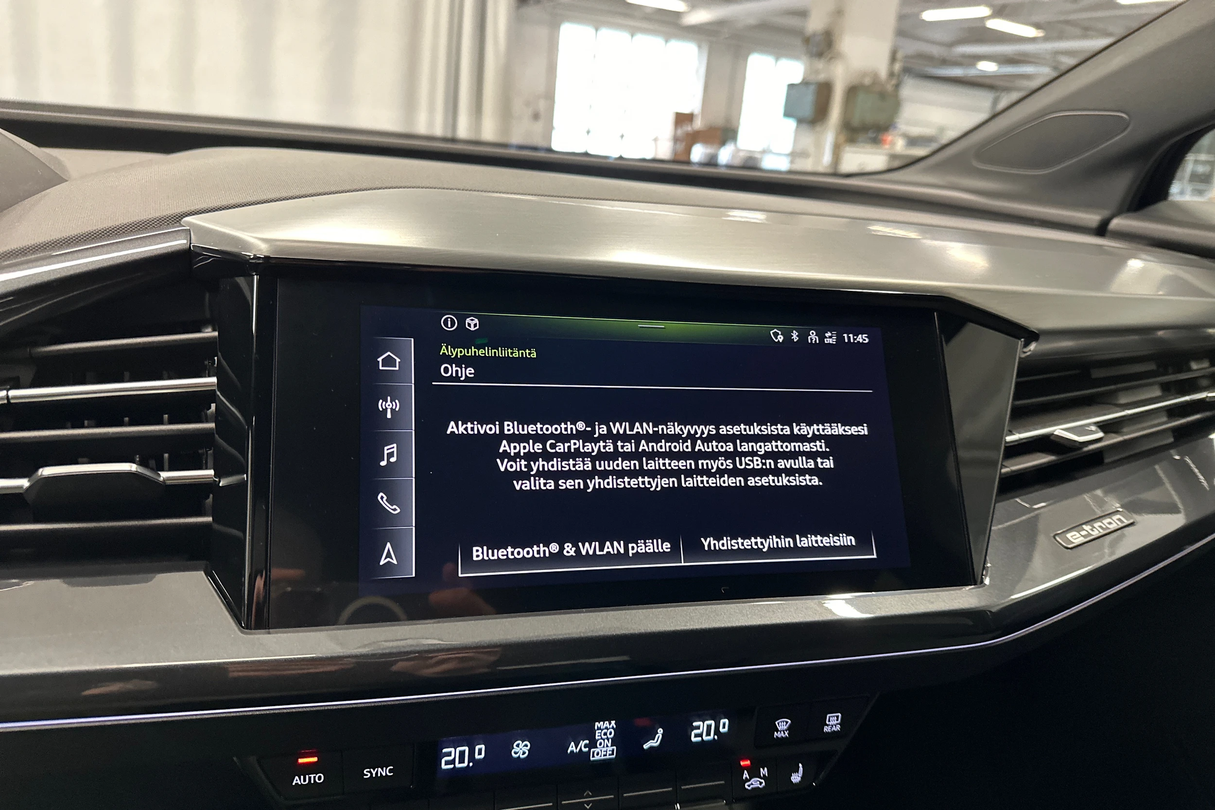 musta Audi Q4 e-tron 2023 kuva 17.